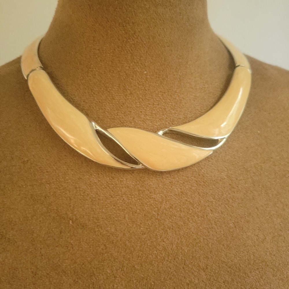 Monet Vintage Silver Tone Cream Enamel Collar Choker Necklace 16in Quiet Luxury